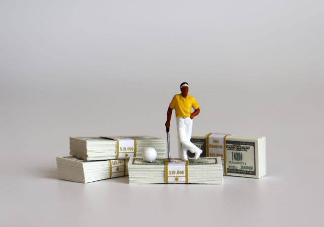 A golfer with money