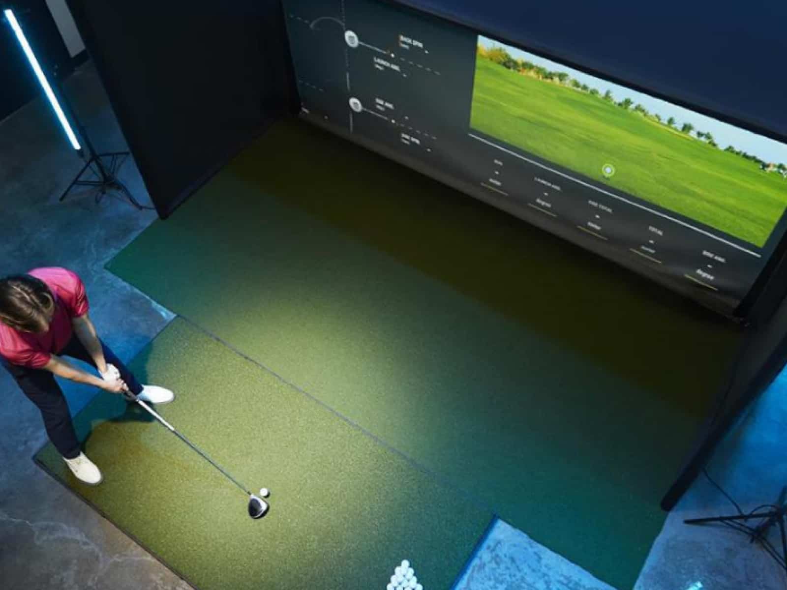 8 Best Golf Simulators for Practice & Game Improvement