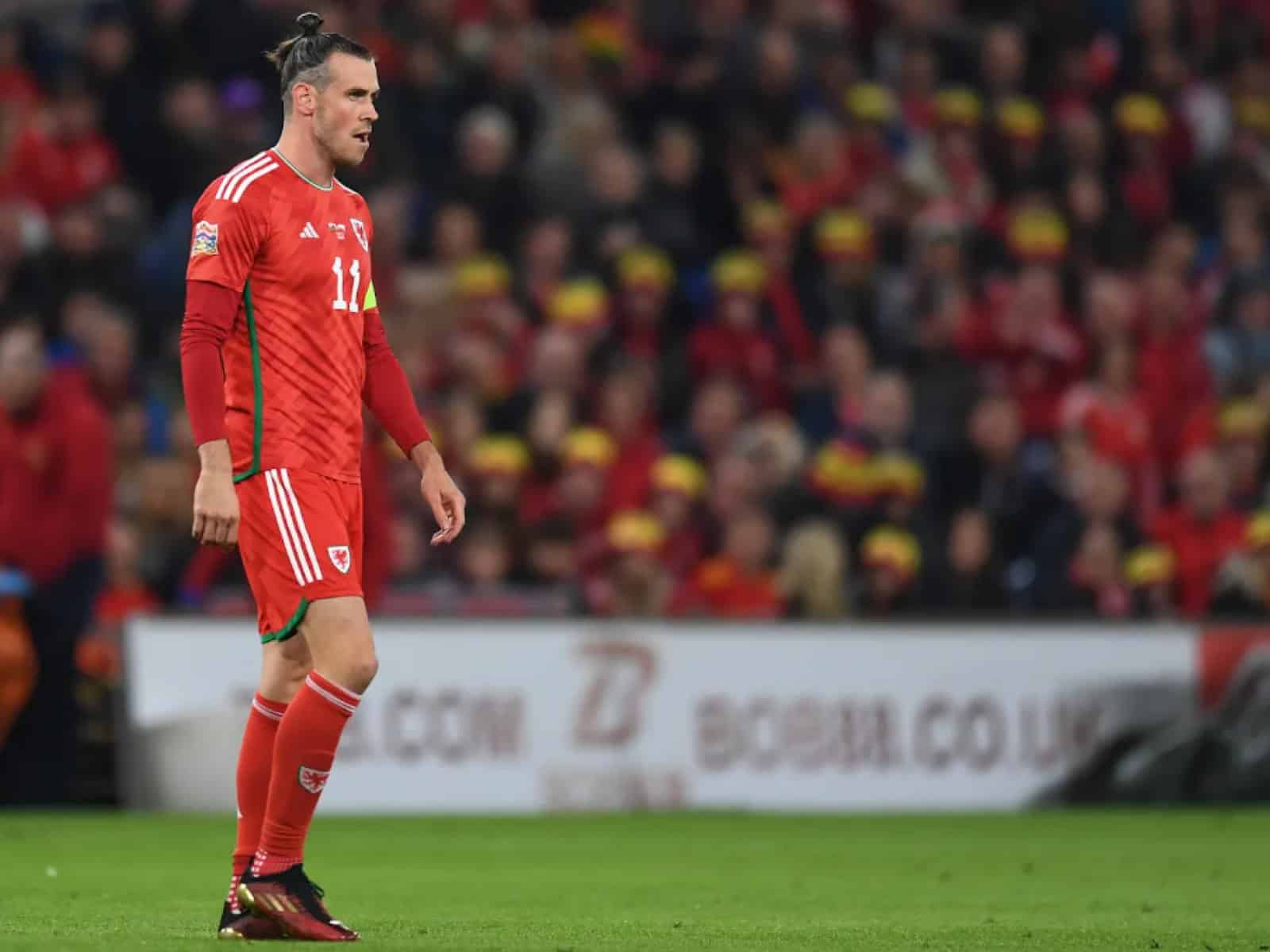 gareth bale golf simulator setup